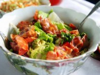 Салат с беконом – оптимальный выбор в любое время дня! Записывайте рецепт!